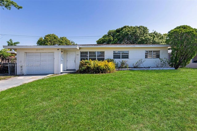 1 of 30 - 3271 Auburn Blvd, Fort Lauderdale, FL