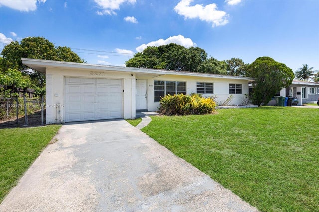 2 of 30 - 3271 Auburn Blvd, Fort Lauderdale, FL