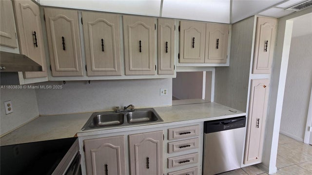 3 of 28 - 2520 Ne 1st Ct 406, Boynton Beach, FL