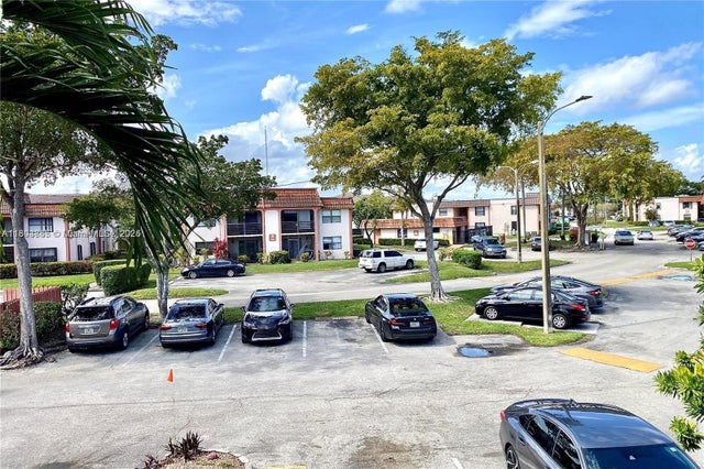 1 of 11 - 880 Ne 207th Ter 202-10, Miami, FL