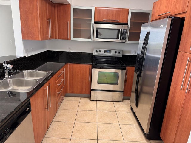 3 of 19 - 3232 Sw 22nd Ter 1008, Miami, FL