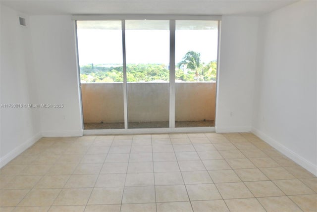 5 of 19 - 3232 Sw 22nd Ter 1008, Miami, FL