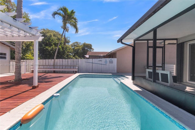 5 of 47 - 9813 Sw 57th St, Cooper City, FL