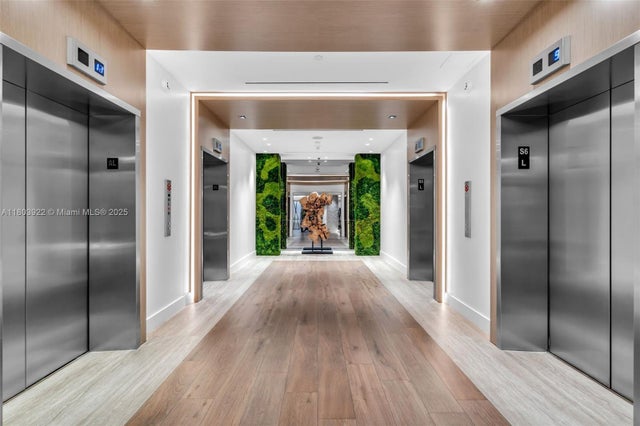 4 of 36 - 2301 Collins Ave. 727, Miami Beach, FL