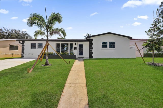 2 of 27 - 2021 N 53rd Ave, Hollywood, FL