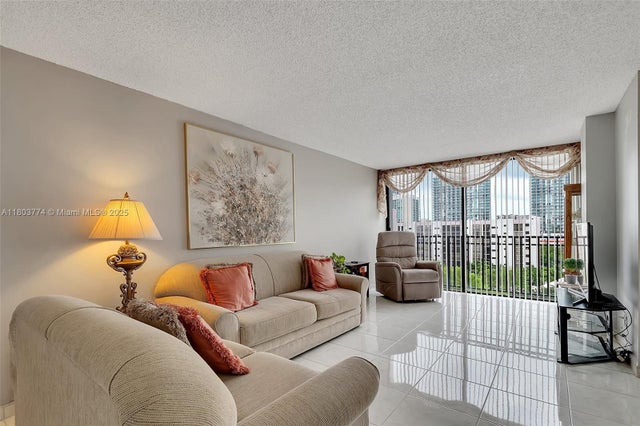 4 of 22 - 17021 N Bay Rd 918, Sunny Isles Beach, FL