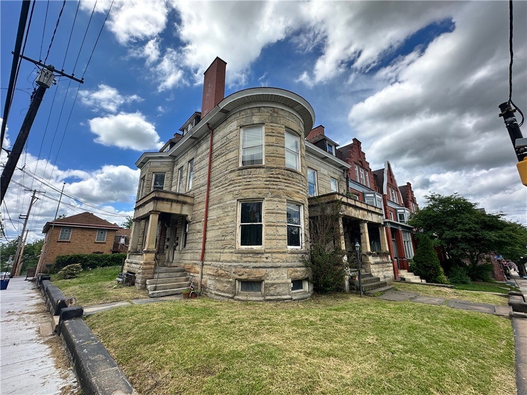 3601 California Avenue, Brighton Heights