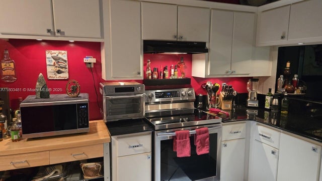 4 of 24 - 1993 E Discovery Cir E, Deerfield Beach, FL