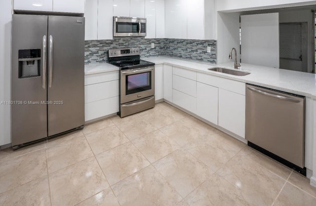 1 of 36 - 17252 Sw 112th Pl 21243, Miami, FL
