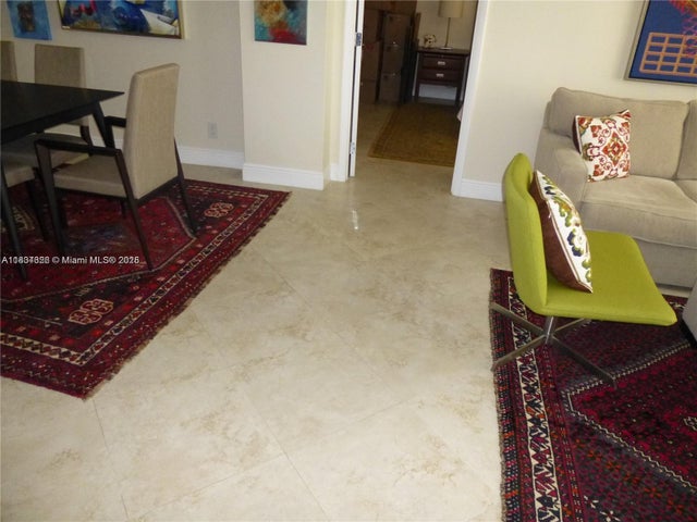 3 of 21 - 3101 N Country Club Dr 107, Aventura, FL