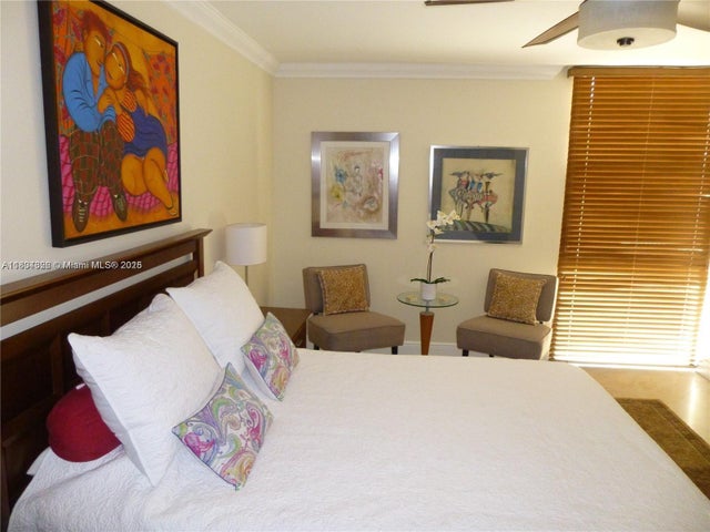 4 of 21 - 3101 N Country Club Dr 107, Aventura, FL