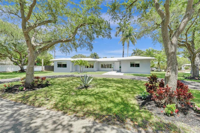 4 of 59 - 626 S 13th Ave, Hollywood, FL