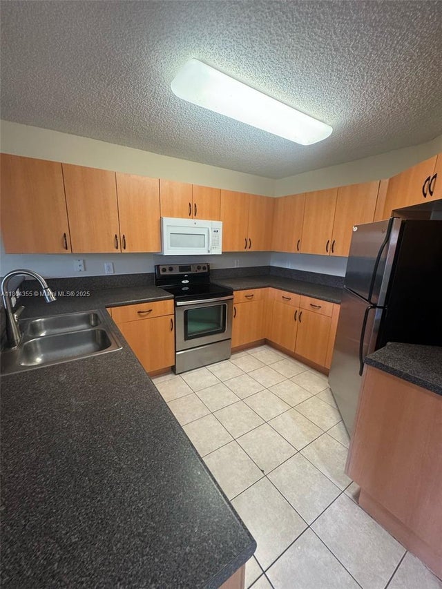 4 of 36 - 1211 Imperial Lake Rd, West Palm Beach, FL