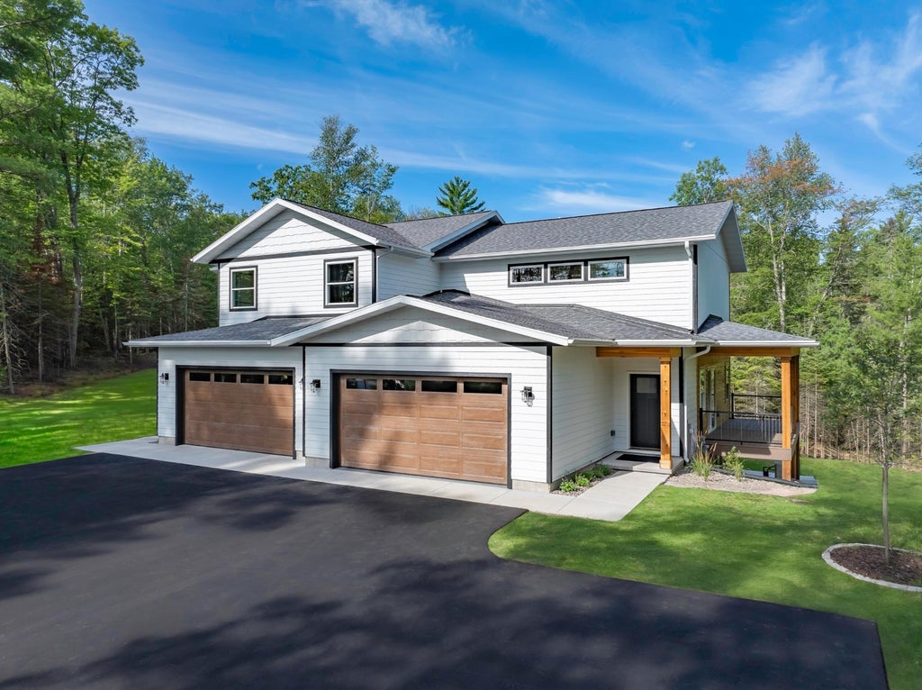 1645 Golf View Dr, Eagle River