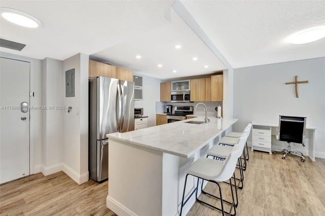 4 of 47 - 800 Se 20th Ave 303, Deerfield Beach, FL