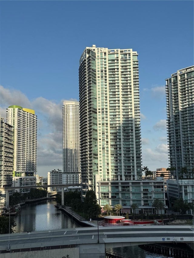 1 of 21 - 92 Sw 3rd St 1605, Miami, FL