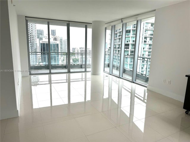 4 of 21 - 92 Sw 3rd St 1605, Miami, FL