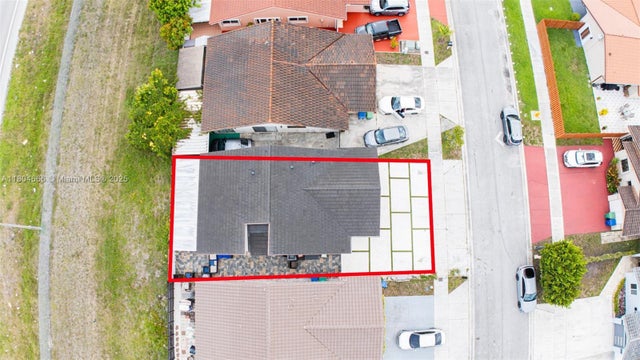 2 of 28 - 6950 Nw 168th St, Hialeah, FL