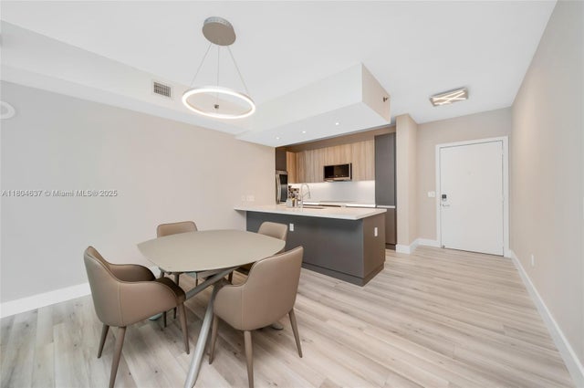 1 of 37 - 951 Brickell Ave 2800, Miami, FL