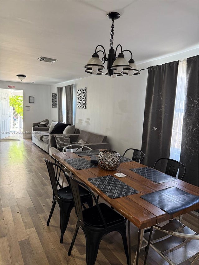 5 of 12 - 1463 Nw 70th St, Miami, FL