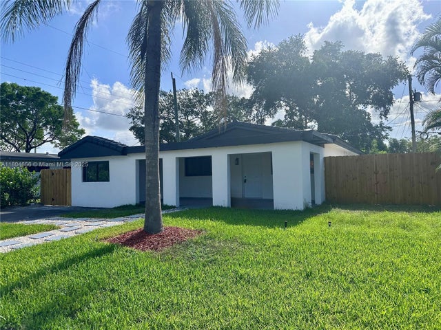 2 of 33 - 2421 N 56th Ter, Hollywood, FL
