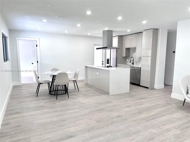 5 of 33 - 2421 N 56th Ter, Hollywood, FL