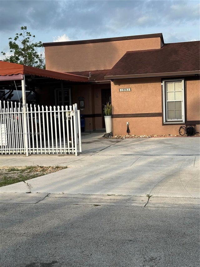 3 of 42 - 19251 Sw 118th Ct, Miami, FL