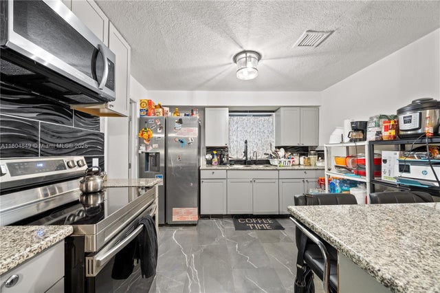 5 of 24 - 625 Ne 130th St, North Miami, FL