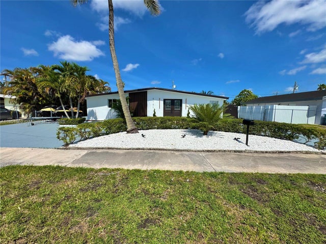2 of 35 - 5101 Sw 112th Pl, Miami, FL