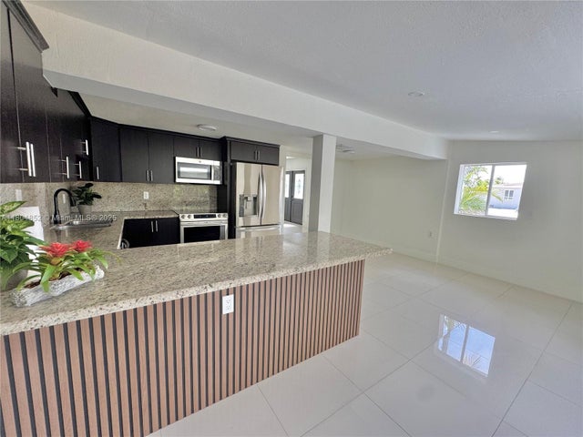 3 of 35 - 5101 Sw 112th Pl, Miami, FL