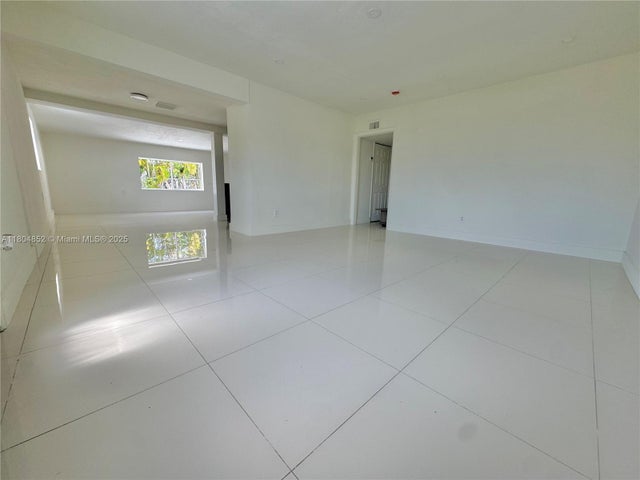 5 of 35 - 5101 Sw 112th Pl, Miami, FL