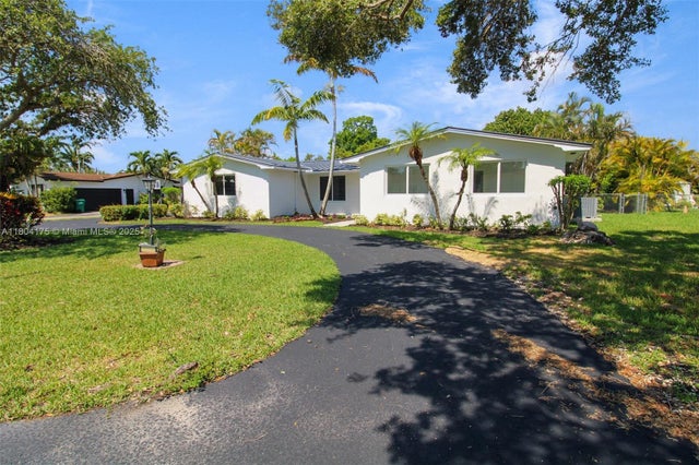 2 of 40 - 17640 Sw 84th Ct, Palmetto Bay, FL