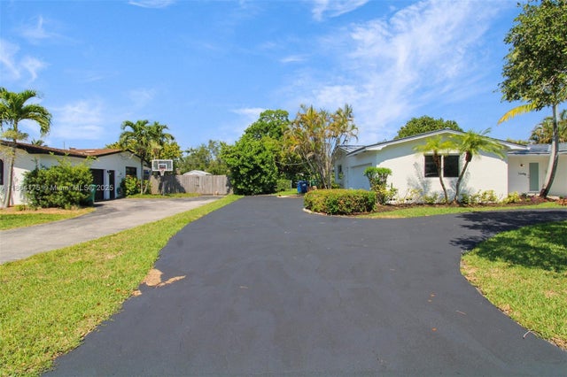 4 of 40 - 17640 Sw 84th Ct, Palmetto Bay, FL