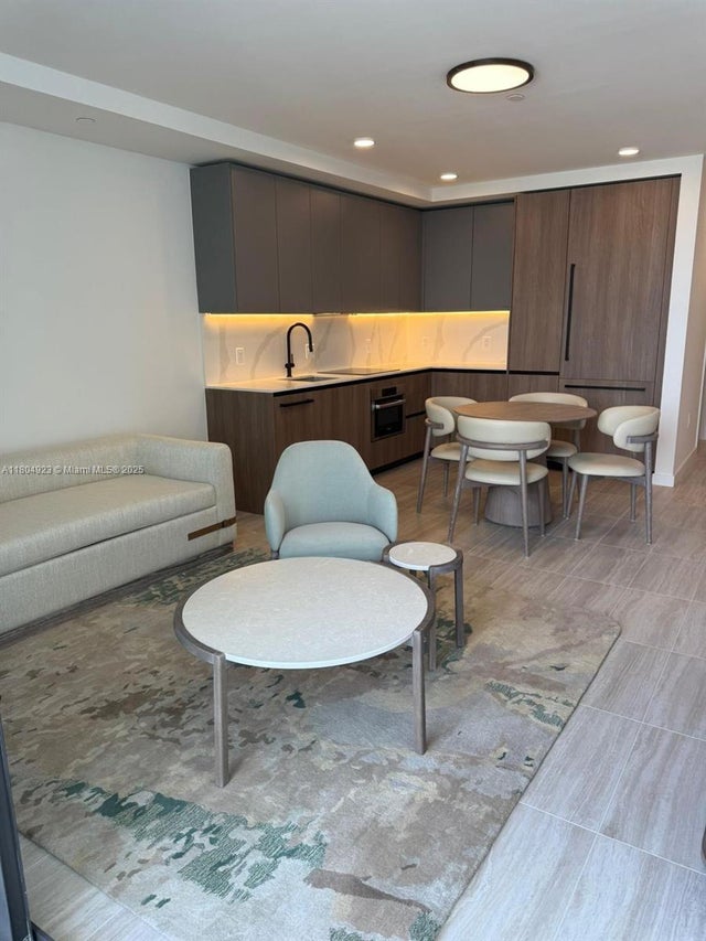 3 of 6 - 580 72 Ph7, Miami Beach, FL