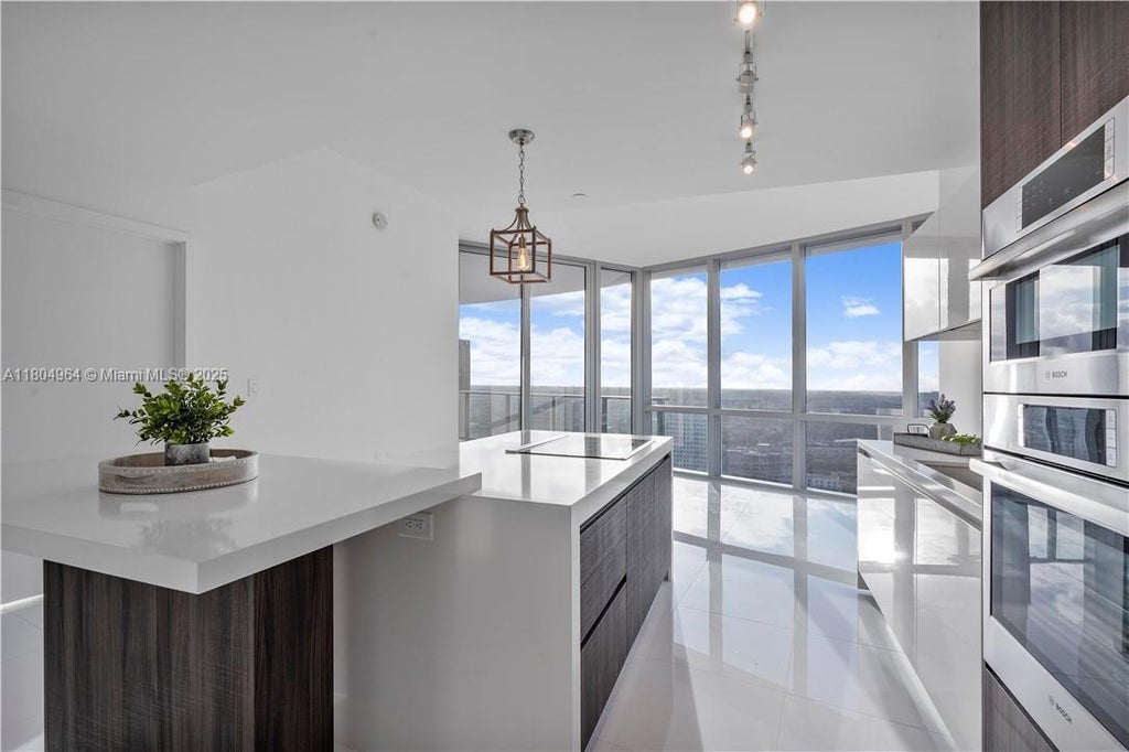 851 Ne 1st Ave 2904, Miami