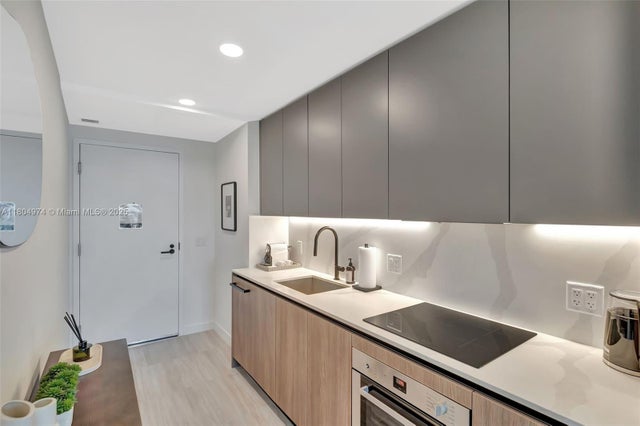3 of 58 - 580 72nd St 808, Miami Beach, FL