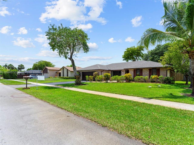 2 of 37 - 1281 Nw 76th Ave, Plantation, FL