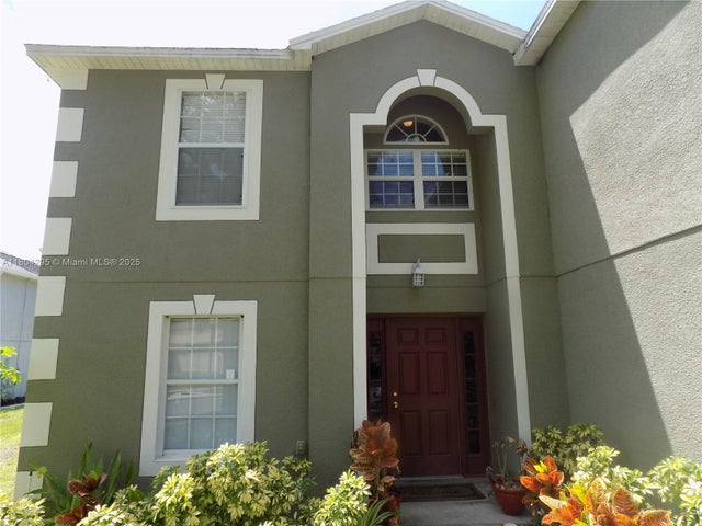 2 of 17 - 2818 Sheila Dr, Orlando, FL