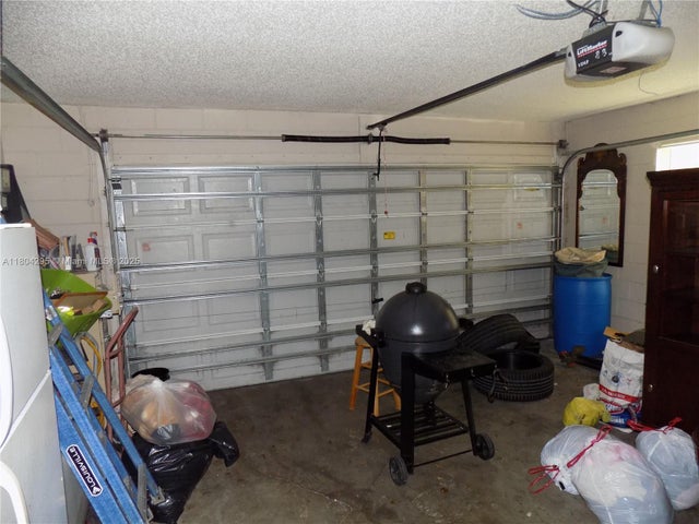 5 of 17 - 2818 Sheila Dr, Orlando, FL