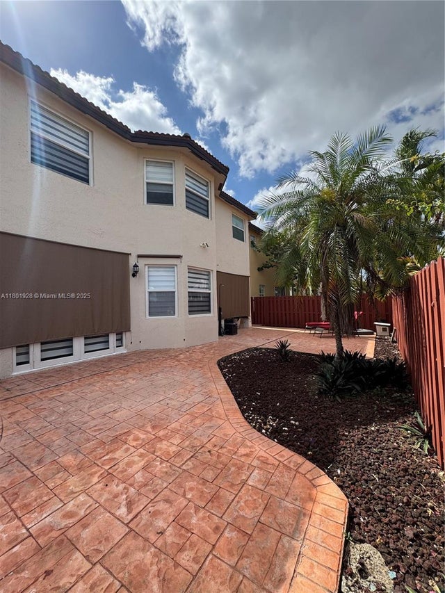 5 of 34 - 4892 Nw 109th Pl, Doral, FL