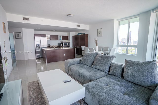 3 of 22 - 1900 N Bayshore Dr 1918, Miami, FL