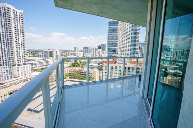 4 of 22 - 1900 N Bayshore Dr 1918, Miami, FL