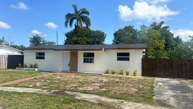 1 of 17 - 6271 Farragut St, Hollywood, FL