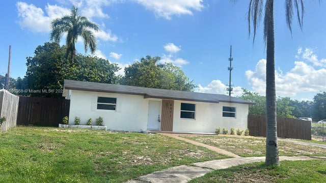 3 of 17 - 6271 Farragut St, Hollywood, FL