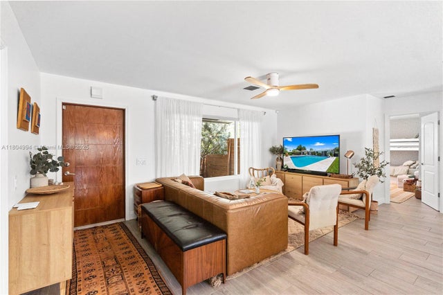 4 of 47 - 4461 Ne 15th Ave, Oakland Park, FL