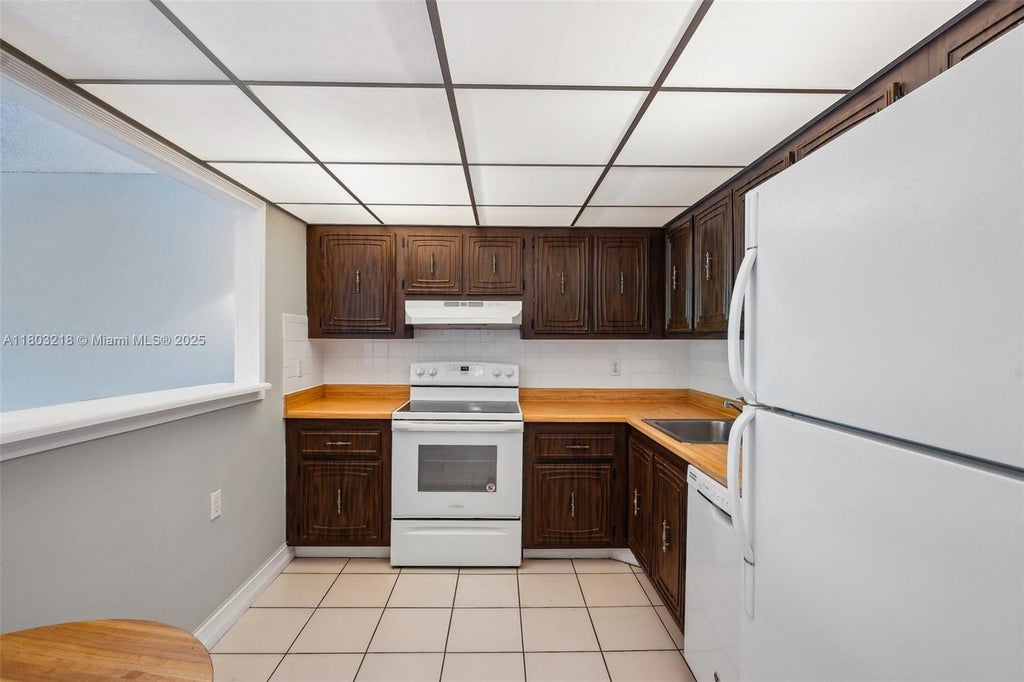 7081 Environ Blvd 243, Lauderhill