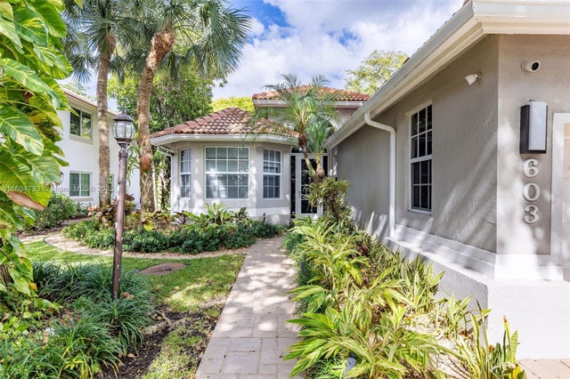 4 of 35 - 603 Misty Oaks Ln, Pompano Beach, FL