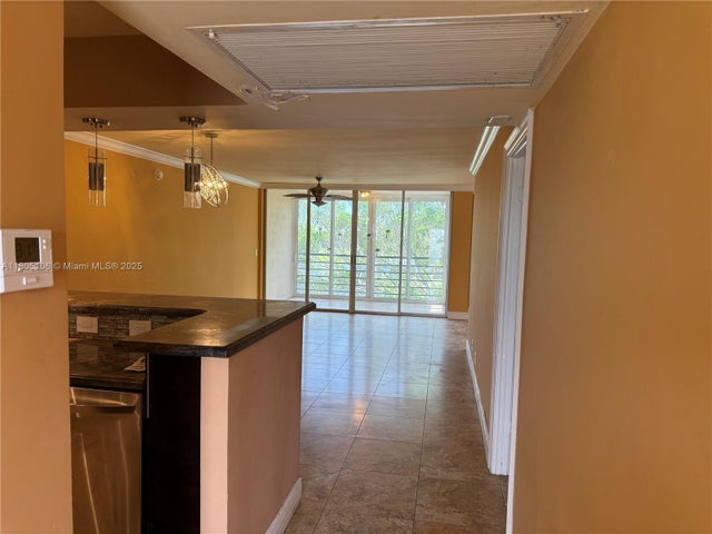 4 of 30 - 9420 Poinciana Pl 403, Davie, FL