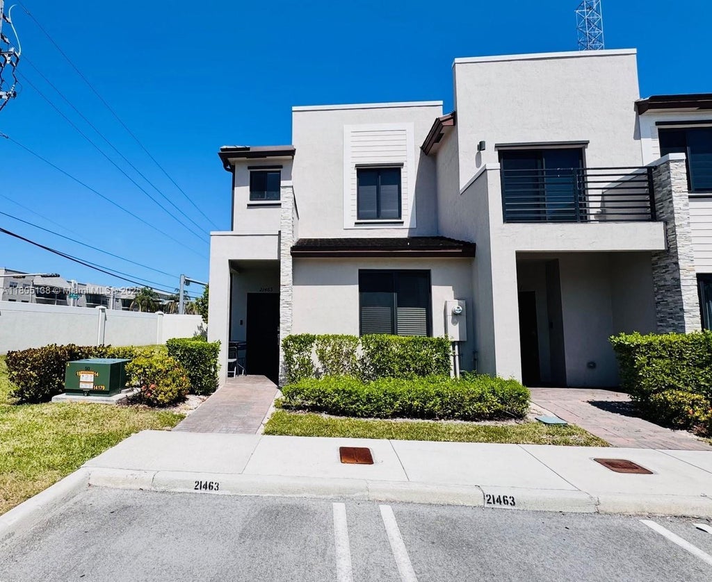 21463 Ne 3rd Path, Miami