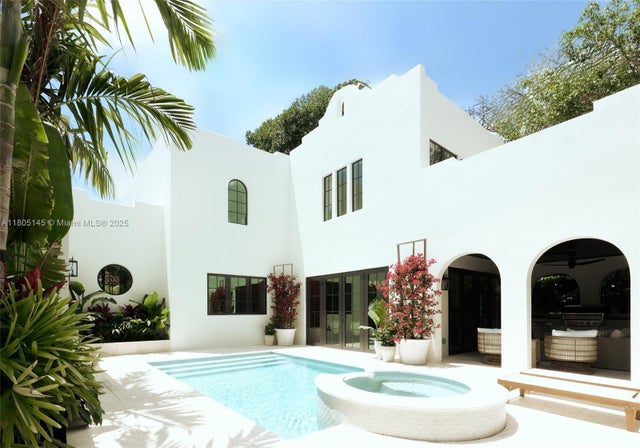 549 Ne 59th St, Miami